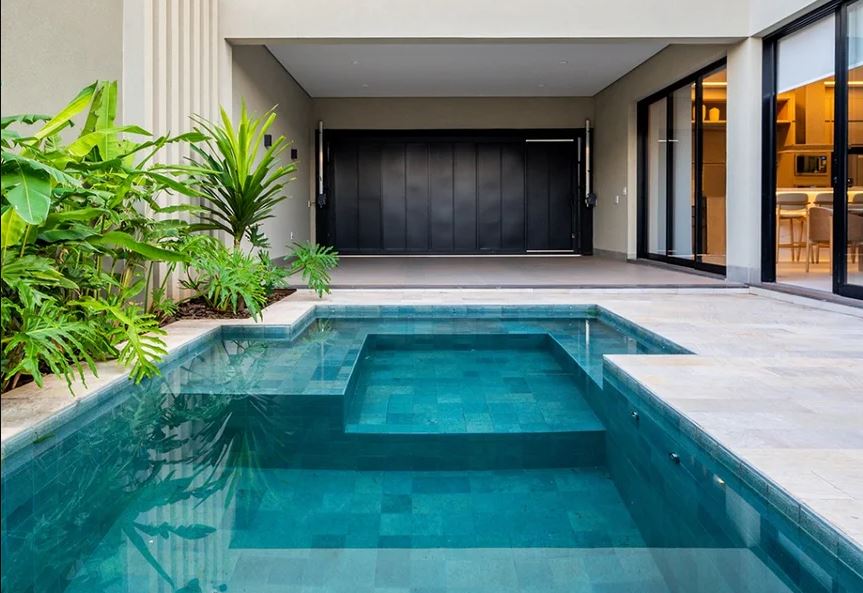 Barlavento Caribbean 145 Pool